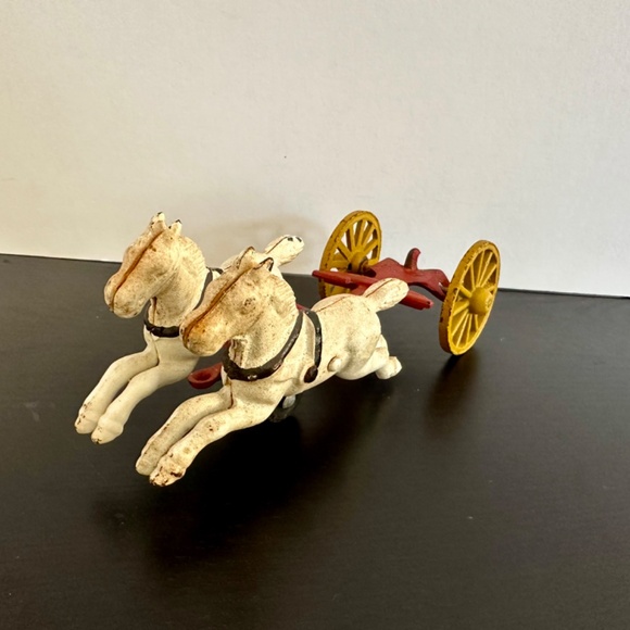 Vintage Cast Iron Horses , Vintage Two Horse Drawn Cast Iron Toy for Fire Pumper - Picture 4 of 10